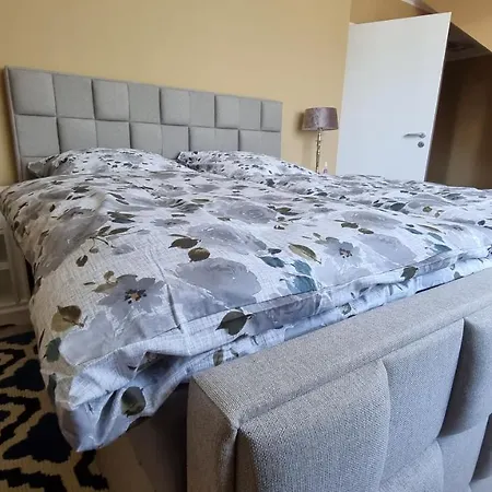 Lovely 2-bedroom Unit In Duesseldorf Tastefully Furnished Apartment