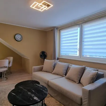 Lovely 2-bedroom Unit In Duesseldorf Tastefully Furnished Apartment