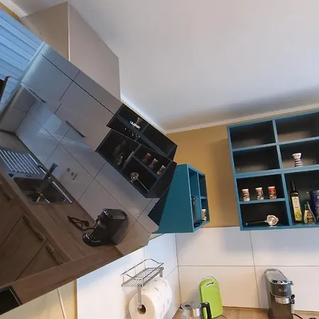 Lovely 2-bedroom Unit In Duesseldorf Tastefully Furnished *