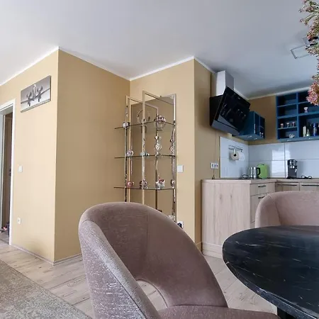 Apartment Lovely 2-bedroom Unit In Duesseldorf Tastefully Furnished Düsseldorf