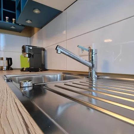 Apartment Lovely 2-bedroom Unit In Duesseldorf Tastefully Furnished *