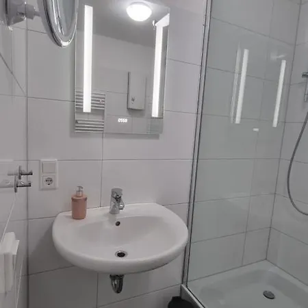 Lovely 2-bedroom Unit In Duesseldorf Tastefully Furnished * Düsseldorf