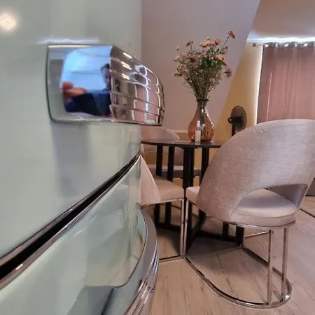 Lovely 2-bedroom Unit In Duesseldorf Tastefully Furnished Düsseldorf